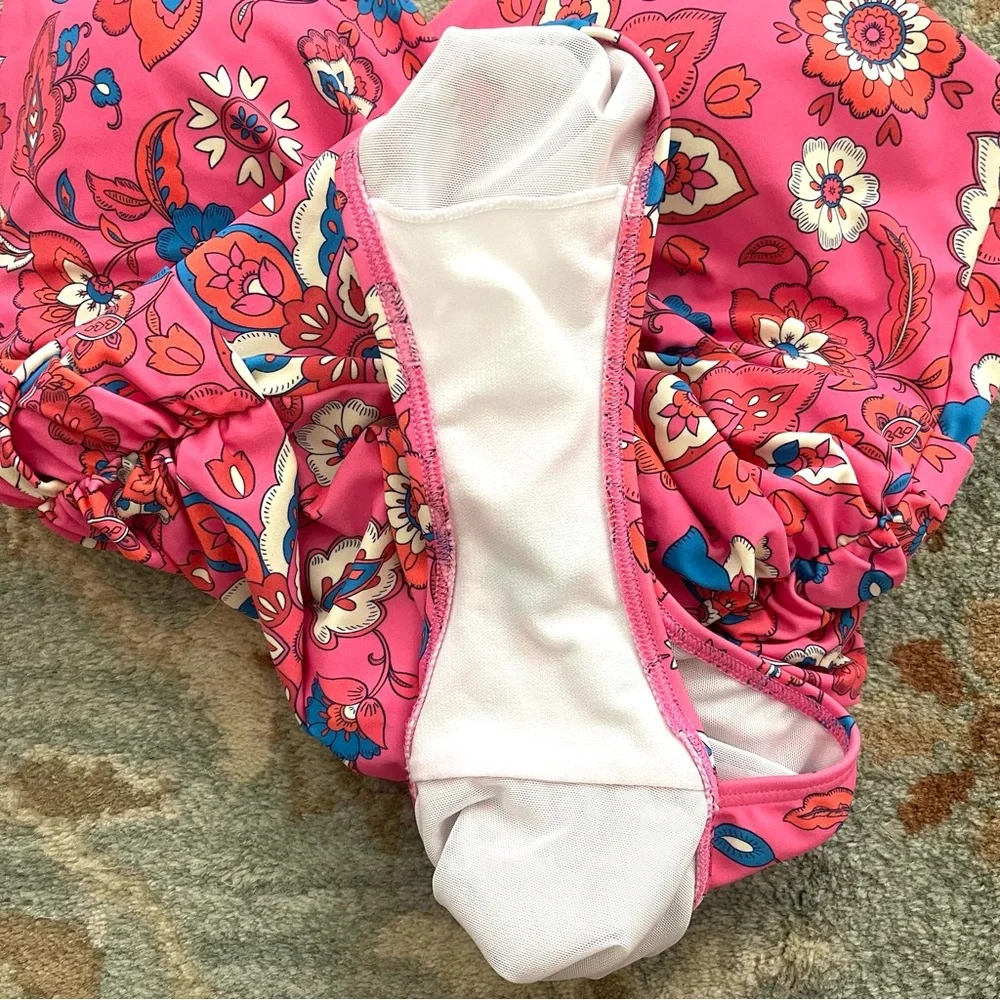 Boden Levanzo Pink Halter One Piece Swimsuit Floral Medallion 10L - Picture 4 of 6